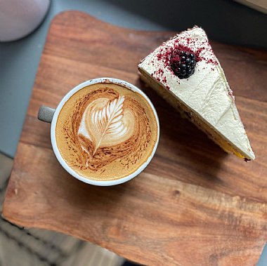 Bakhoos coffee and cake